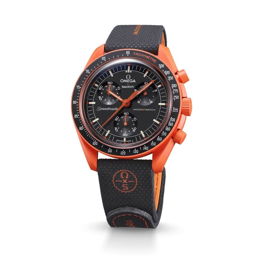 MoonSwatch in gomma nera/arancione