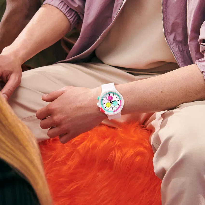 Scopri la purezza del Neon con Swatch