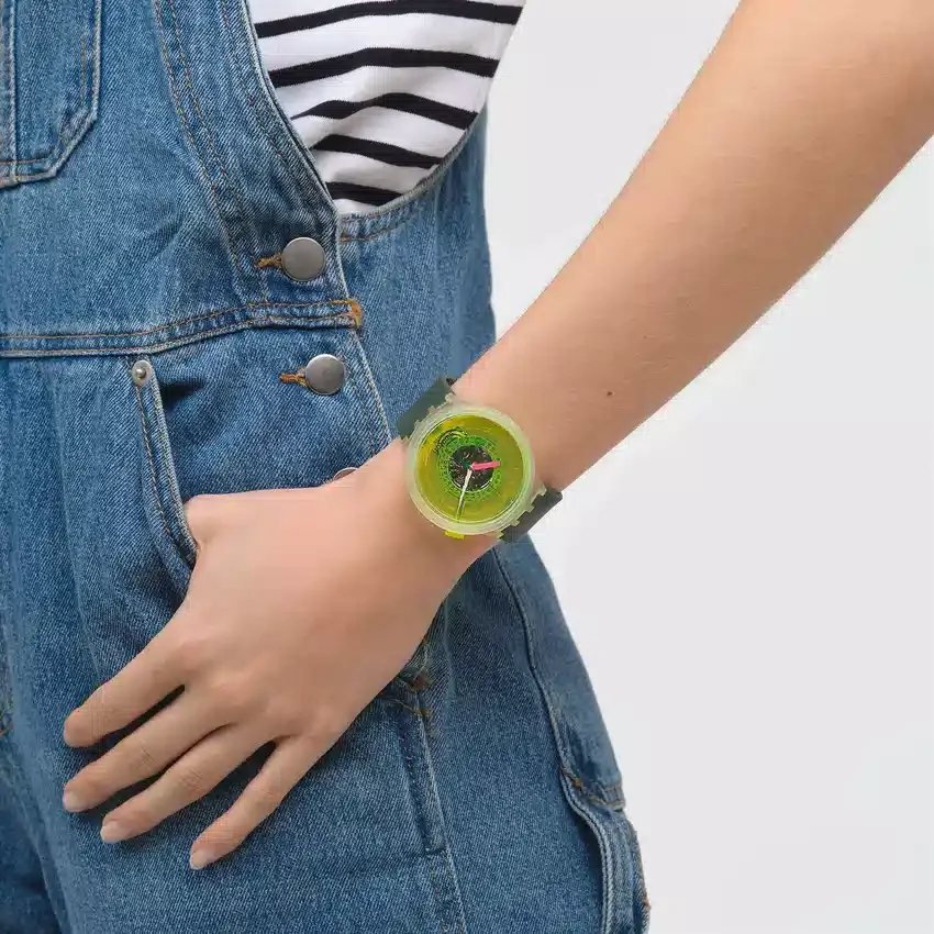 Swatch accecato dal Neon