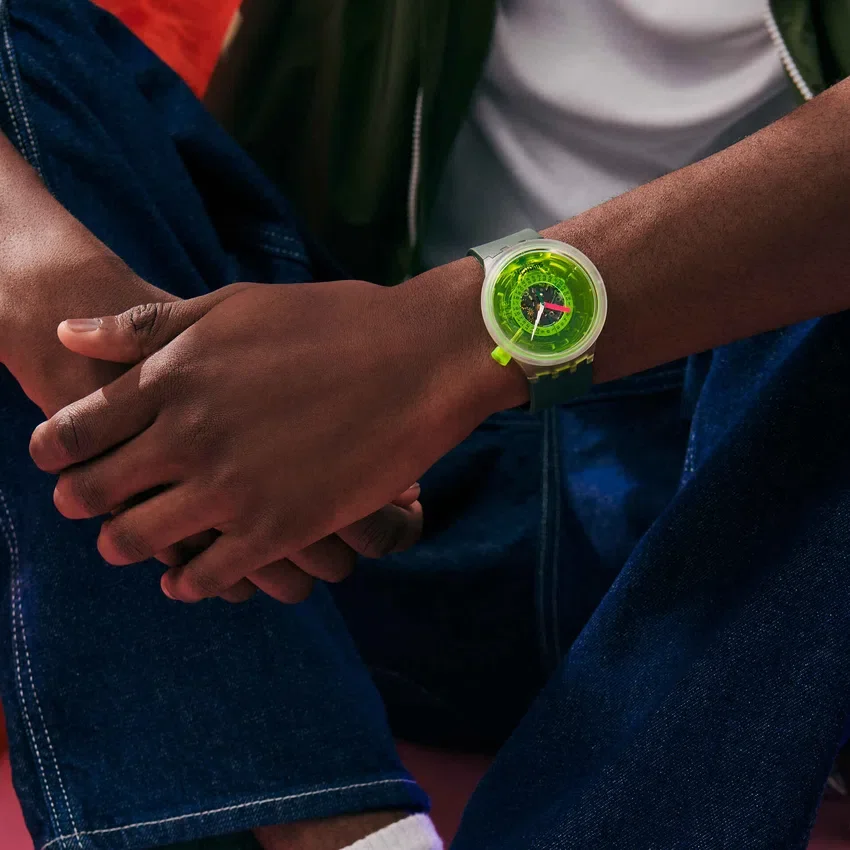 Swatch accecato dal Neon